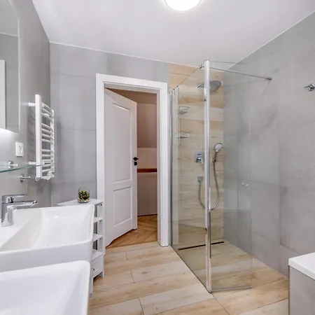 Elisa, Haus Mit Kamin, Sauna, Terrasse